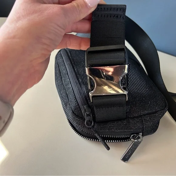 Lulu Lemon Everywhere Glitter Black 1L Belt Bag - Picture 9 of 10